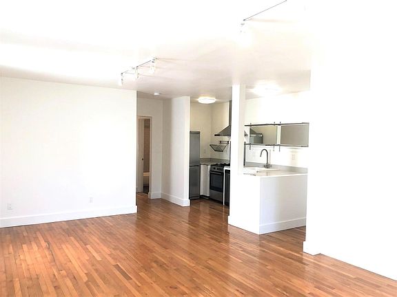 4th image of 2514 London St #2516.5