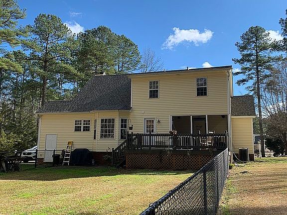 3rd image of 701 Pondview Ct