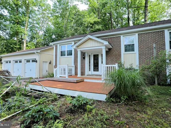 15450 Homeland Dr, Hughesville, MD 20637