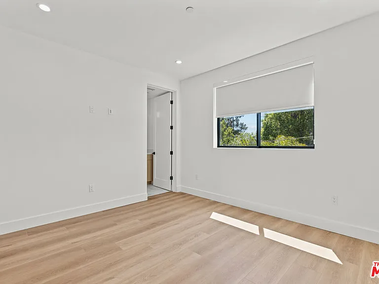 5839 Kester Ave #2 — Photo 10