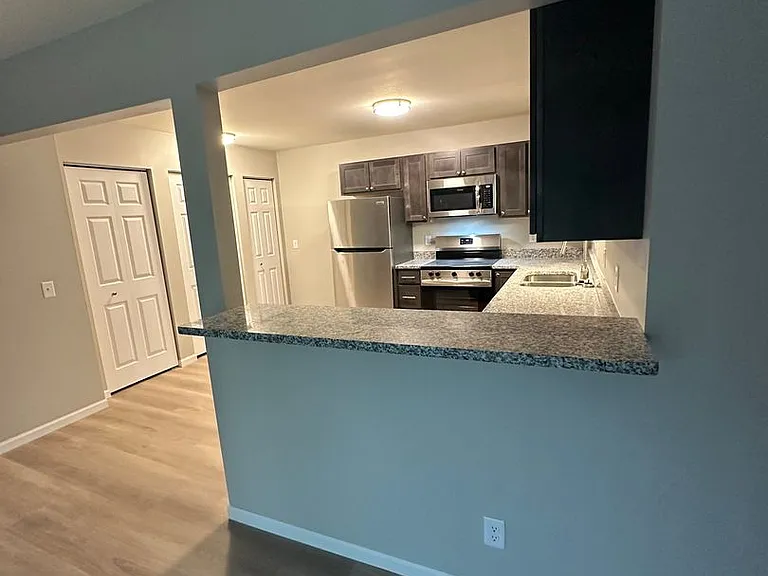 The Court Apartments — Photo 10