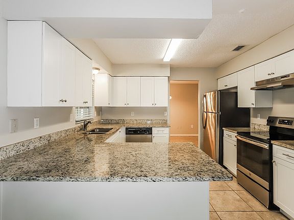 5th image of 3420 Cindy Ln