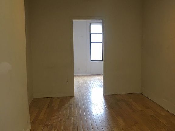 4th image of 131 Dikeman St APT 1R