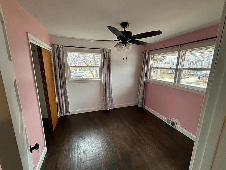 703 Greenwood Dr — Photo 5