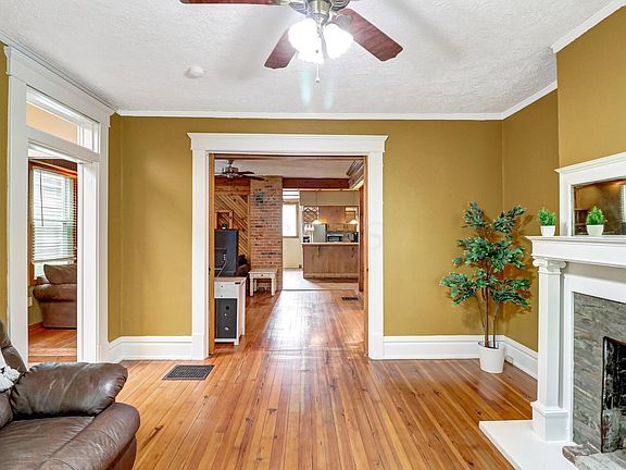 5th image of 533 E Beck St
