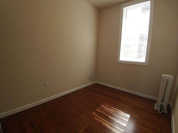 3rd image of 245 Leavenworth St