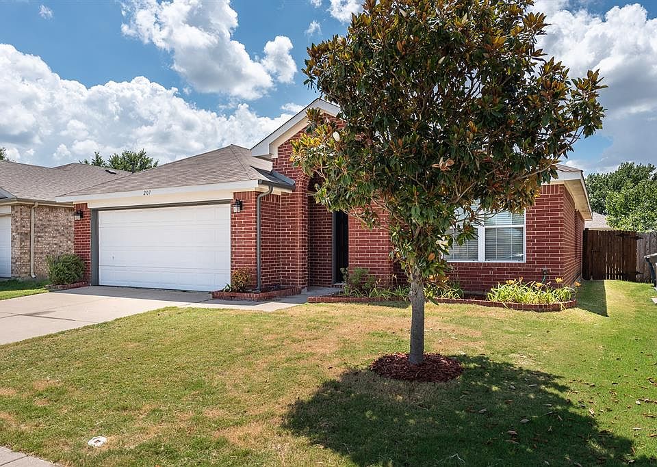 1st image of 207 Lakehurst Dr