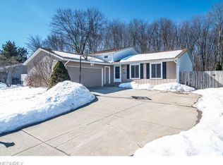 16064 Walnut Creek Dr, Strongsville, OH