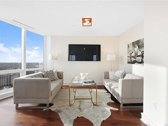 4th image of 1 Renaissance Sq Penthouse 2C