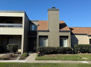 1063 Mangrove Ln, Alameda, CA 94502