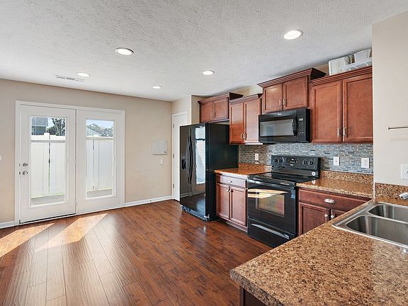 5th image of 1420 Orange Ct