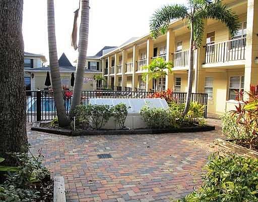 2nd image of 5221 S Bayshore Blvd #49