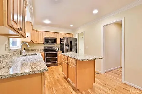 8055 Old Stable Ct — Photo 9