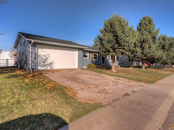3rd image of 6005 W Elmwood Dr