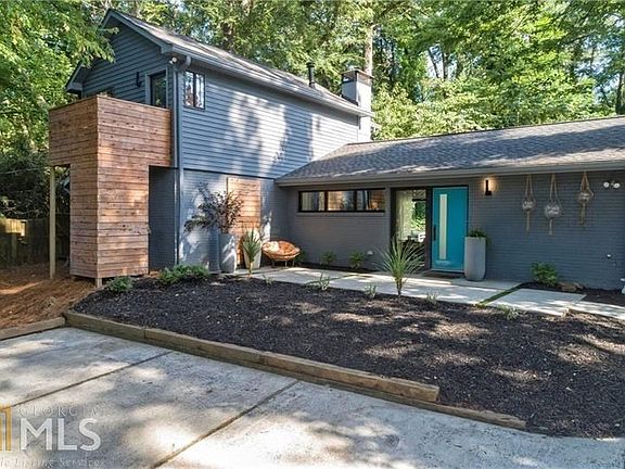 4th image of 988 Cardova Dr NE