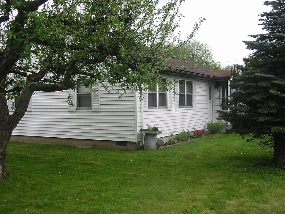 House with Side Yard