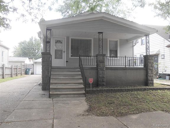 5th image of 1328 E Jarvis Ave