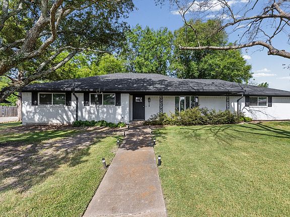 2nd image of 112 Royal Ln