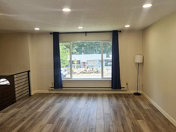 5th image of 6005 6th Ave SE