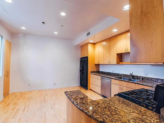 5th image of 1437 16th St APT D