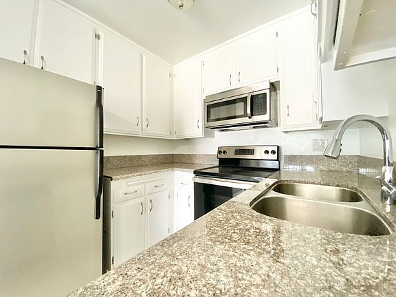 3rd image of 2104 S Bentley Ave #7