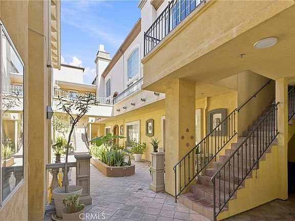 5th image of 7033 La Tijera Blvd