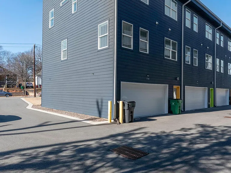 1708 Pegram St — Photo 2