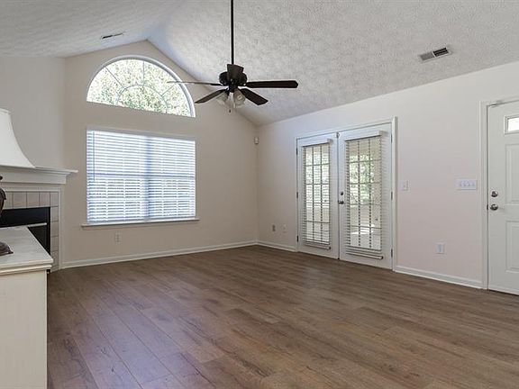 3rd image of 2224 Carefree Cir #5