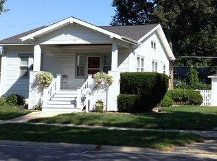 64 W Elm Ave, Roselle, IL 60172