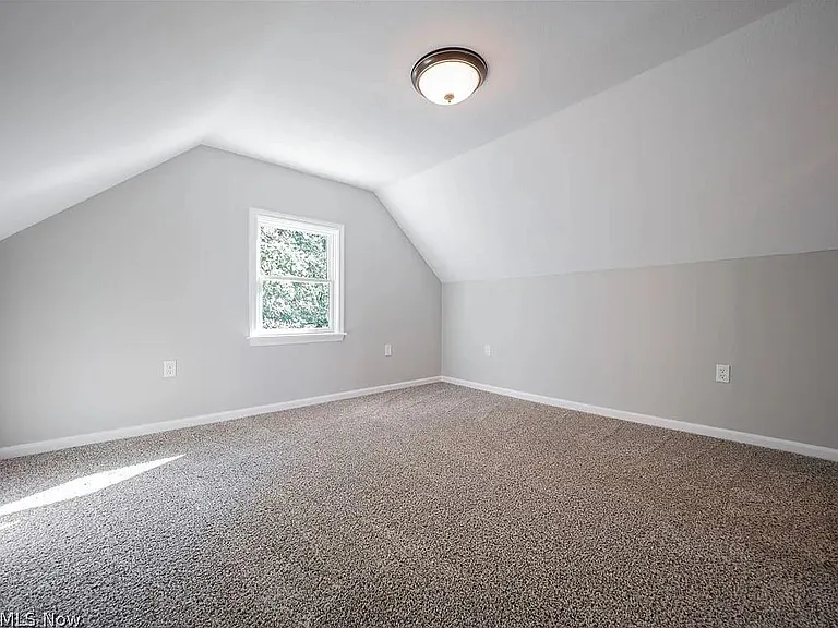 335 Inwood Blvd — Photo 13