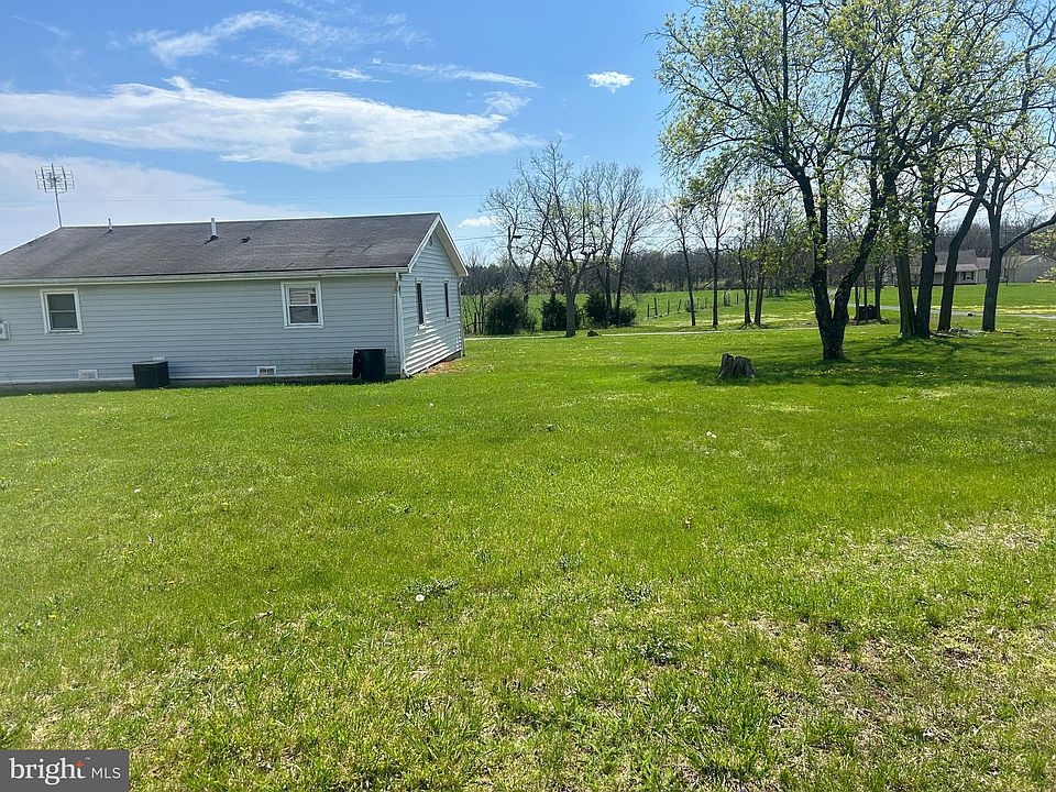2nd image of 550 Old Charles Town Rd