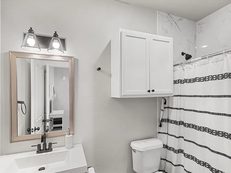 209 W Apache St #301 — Photo 11
