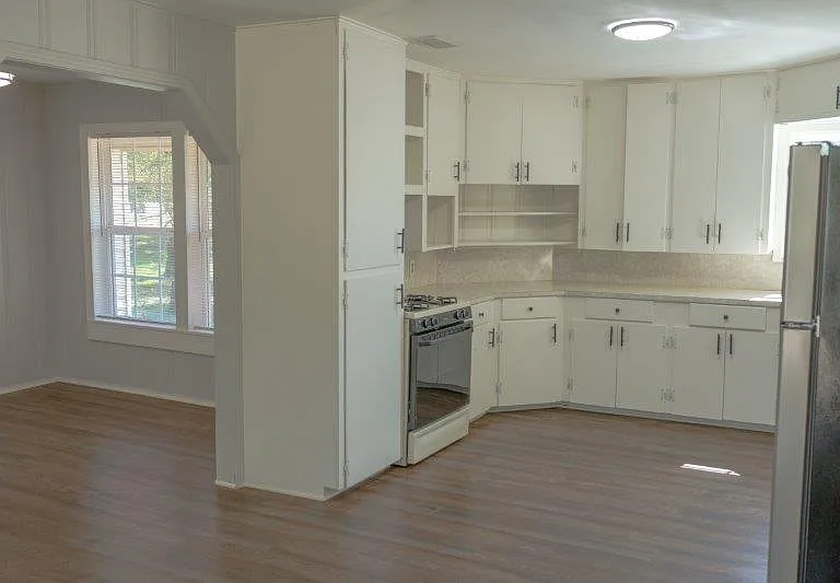 560 W Highway 243 — Photo 11