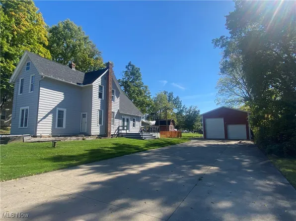 3016 Wadsworth Rd, Barberton, OH 44203