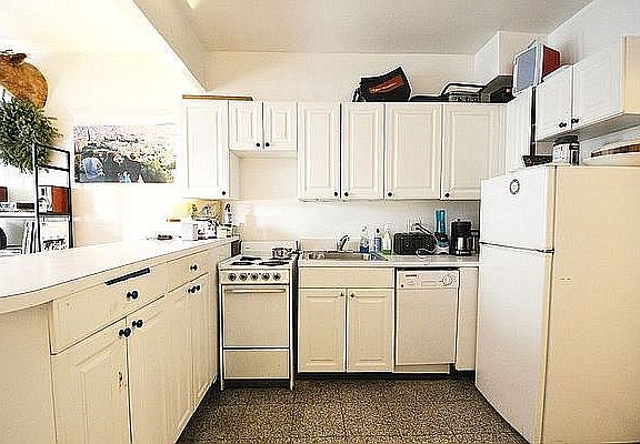 5th image of 191 Orchard St APT 1C