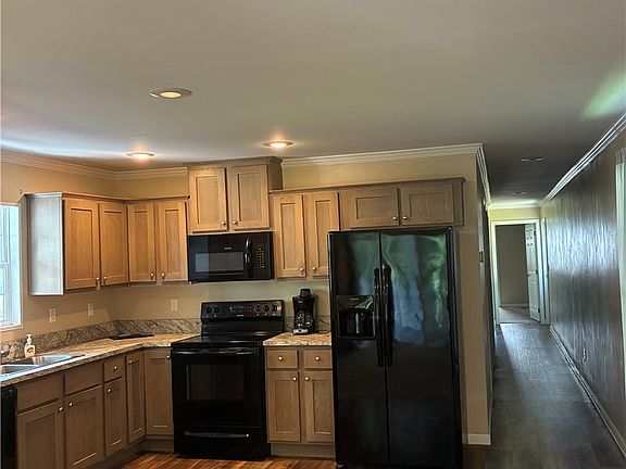 3rd image of 125 Ricks Rd