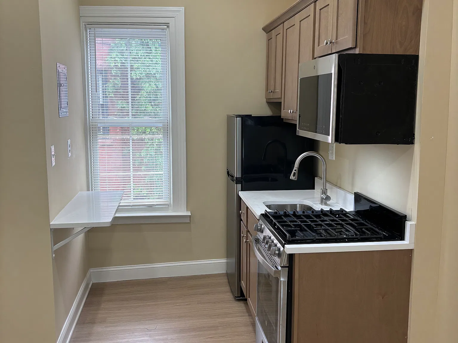 Studio, 500 sqft, $1,995 — Photo 2