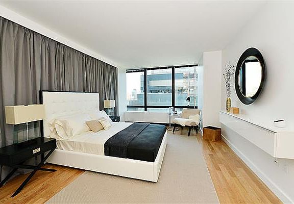 3rd image of 1113 York Ave APT 14E