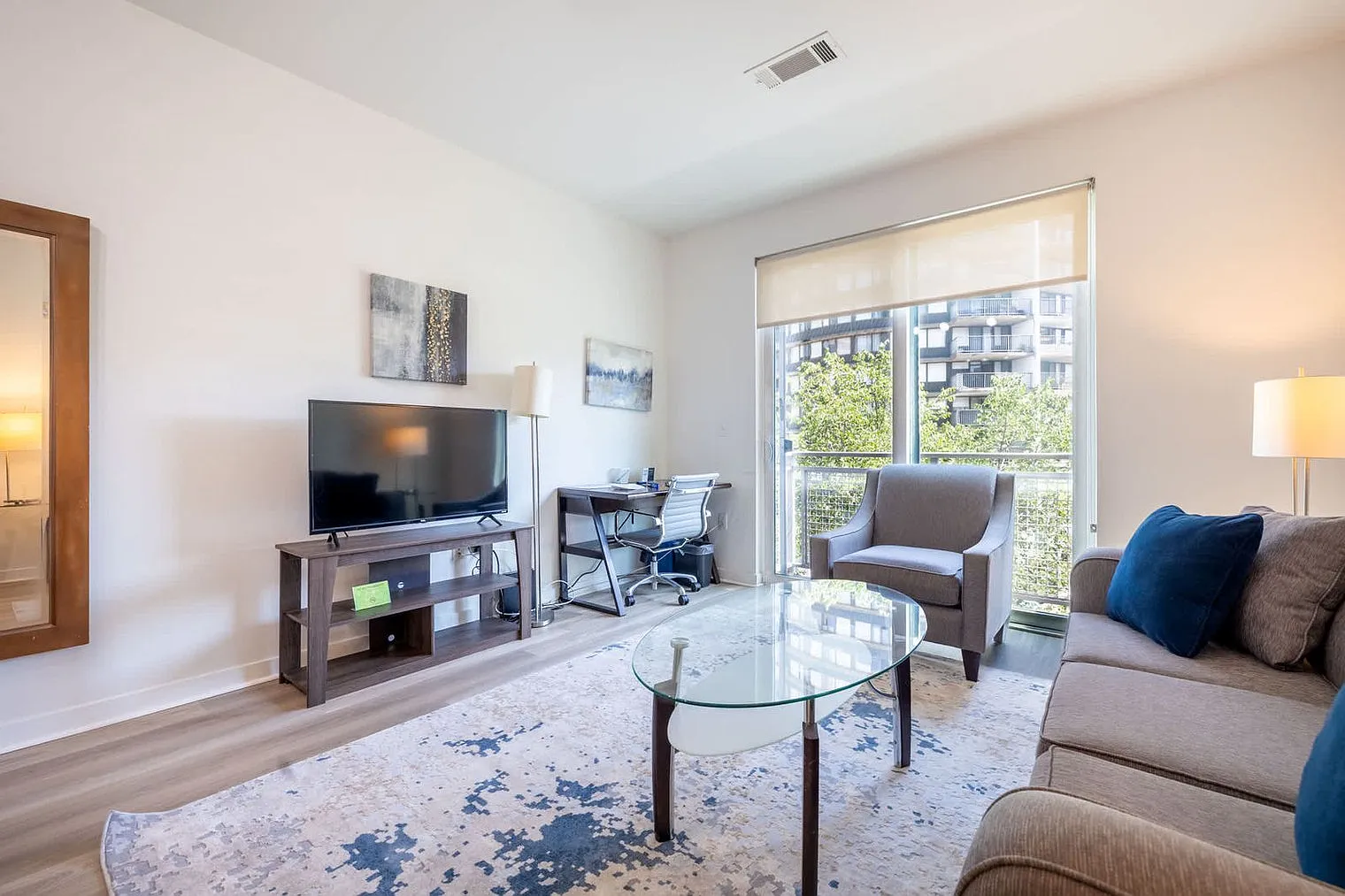 2 bed, 2.0 bath, 1022 sqft, $8,724 — Photo 1