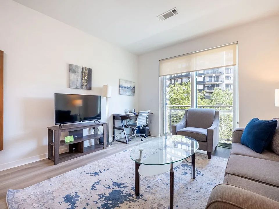 81 Tresser Blvd #2-ID1537756P