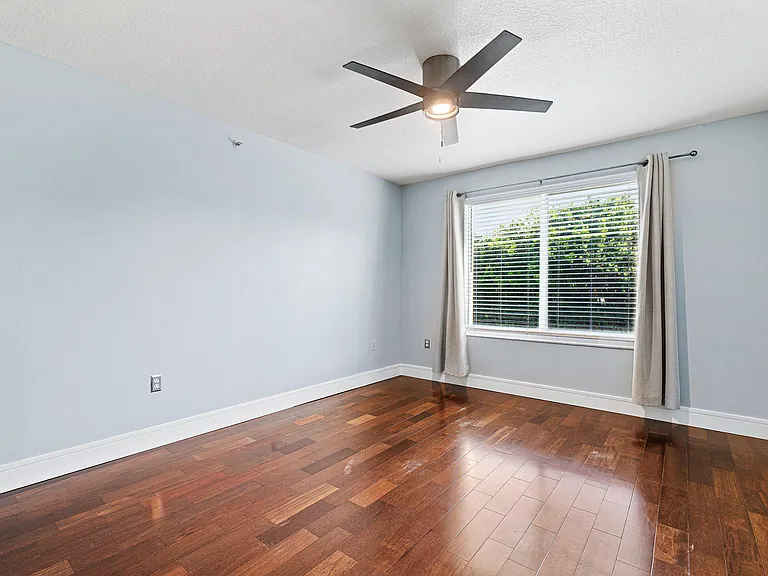 1013 Villa Cir — Photo 16