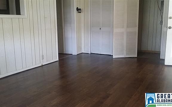 5th image of 303 4th St SE