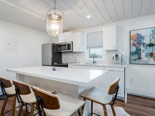 110 Sykes St N #303, Meaford, ON N4L 1S6