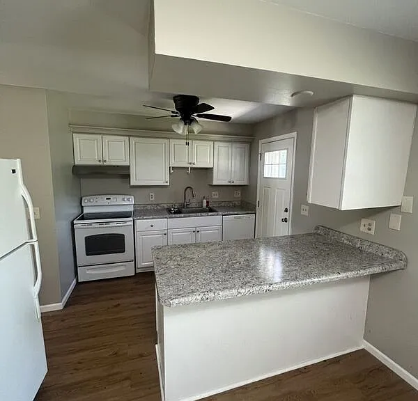 549 11th Ave — Photo 2