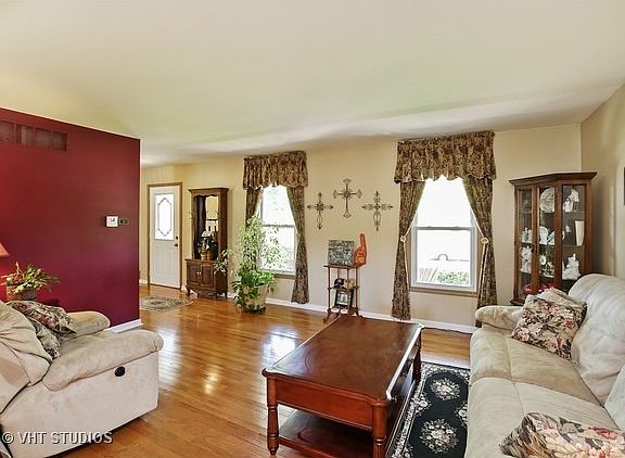 3rd image of 764 Holly Dr