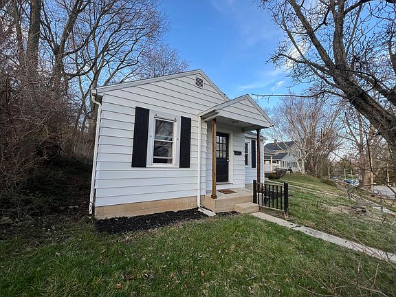 3rd image of 909 Port Jefferson Rd