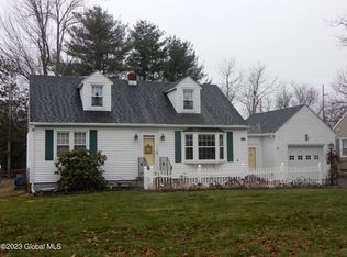 21 Brunswick Park Dr, Troy, NY 12180