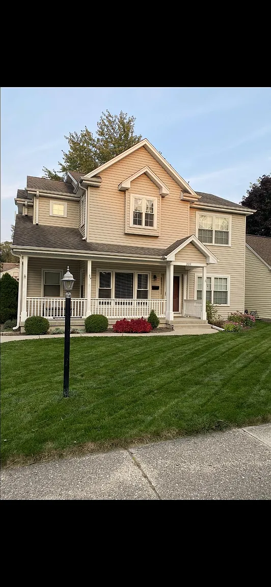 209 S Brockway St photo 1
