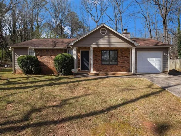 579 Oak Trace Ct, Jonesboro, GA 30238