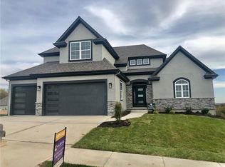 5775 Barn Hill Rd, Parkville, MO 64152
